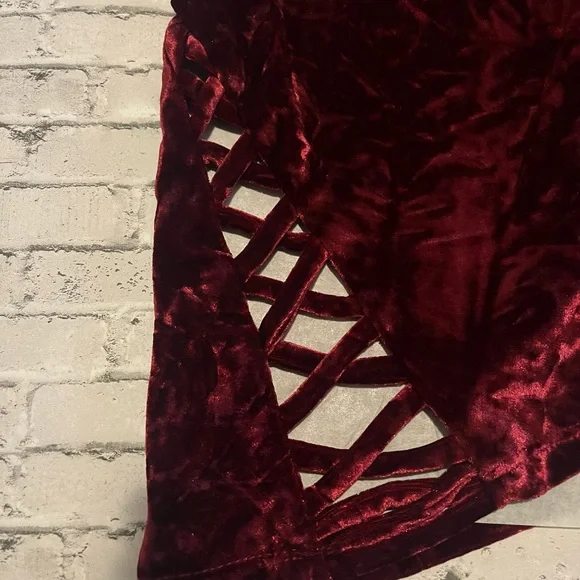 Charlotte Russe Burgundy Asymmetrical Velvet Dress Size Large - Picture 6 of 10